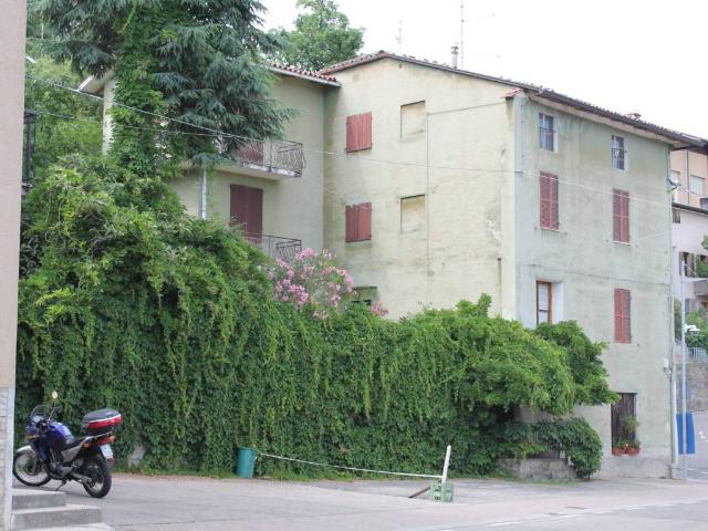 Casa indipendente in vendita a Neviano degli Arduini PR