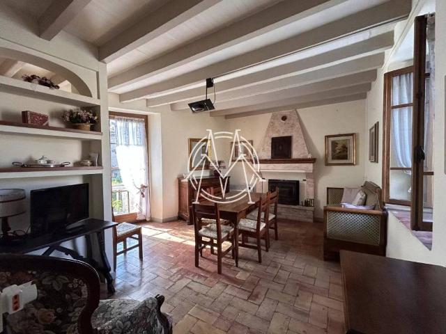 Casa indipendente in vendita a Neviano degli Arduini PR