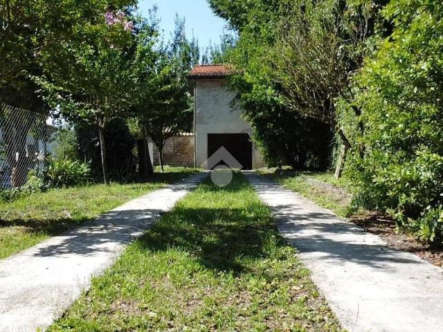 Casa indipendente in vendita a Neviano degli Arduini PR