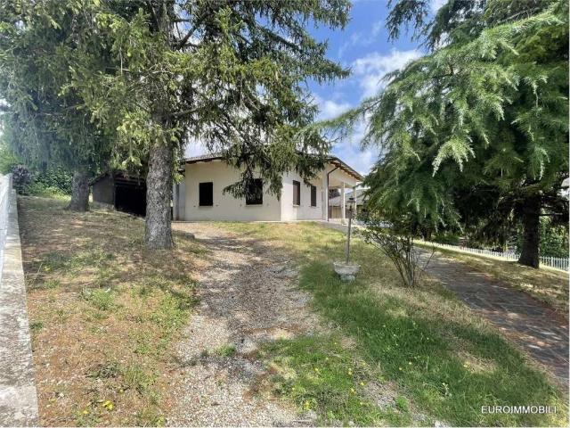 Casa indipendente in vendita a Neviano degli Arduini PR