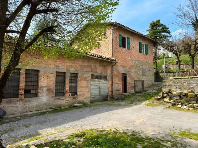 Casa indipendente in vendita a Neviano degli Arduini PR