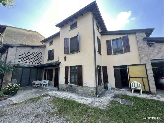 Casa indipendente in vendita a Neviano degli Arduini PR