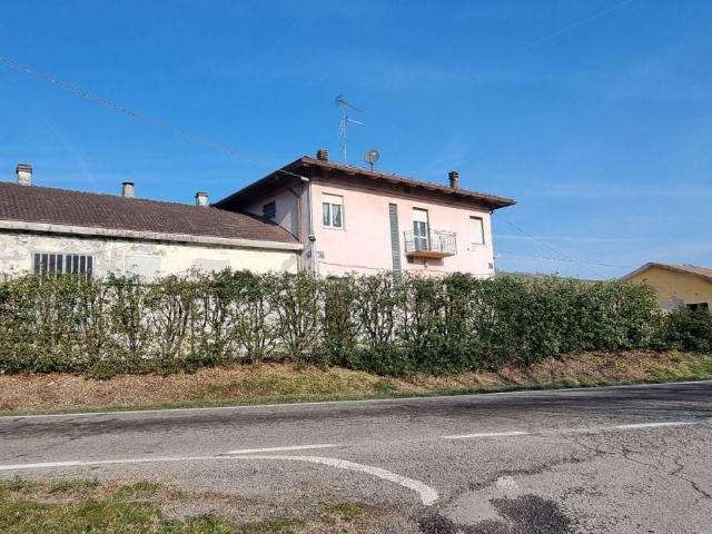 Casa indipendente in vendita a Neviano degli Arduini PR