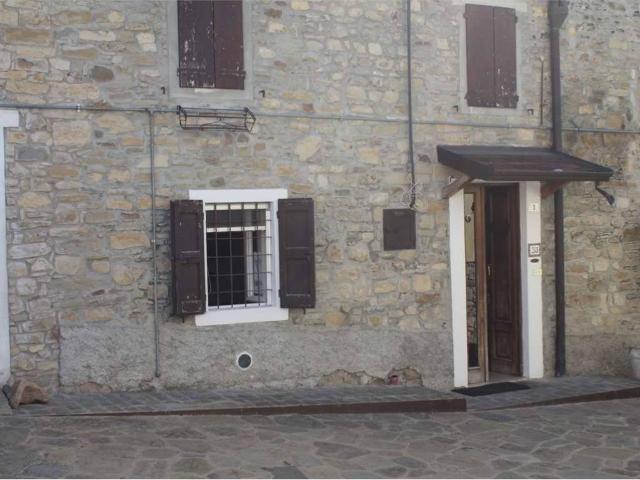 Casa indipendente in vendita a Neviano degli Arduini PR