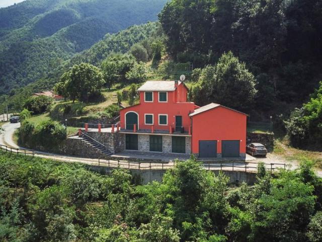 Casa indipendente in vendita a Ne GE