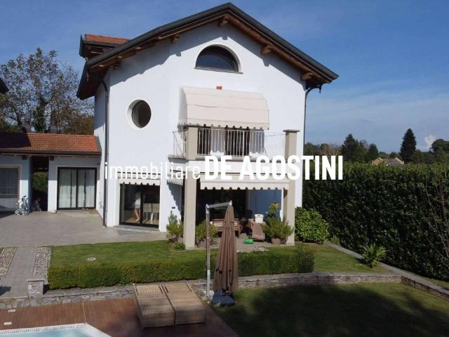 Casa indipendente in vendita a Nebbiuno NO