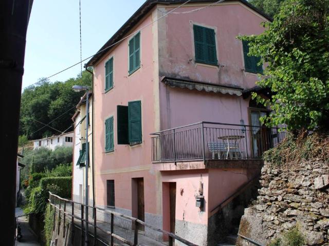 Casa indipendente in vendita a Neirone GE