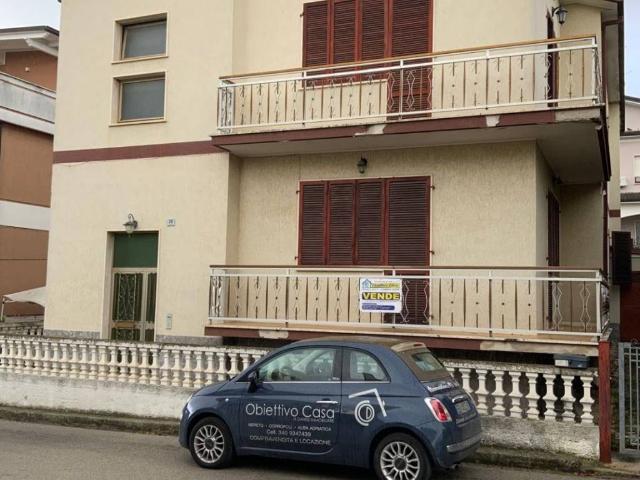 Casa indipendente in vendita a Nereto TE