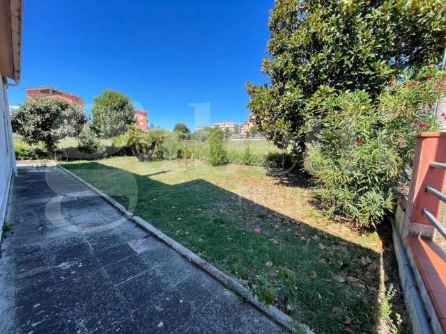 Casa indipendente in vendita a Nereto TE