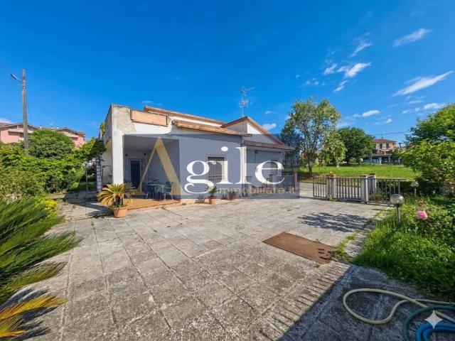 Casa indipendente in vendita a Nereto TE