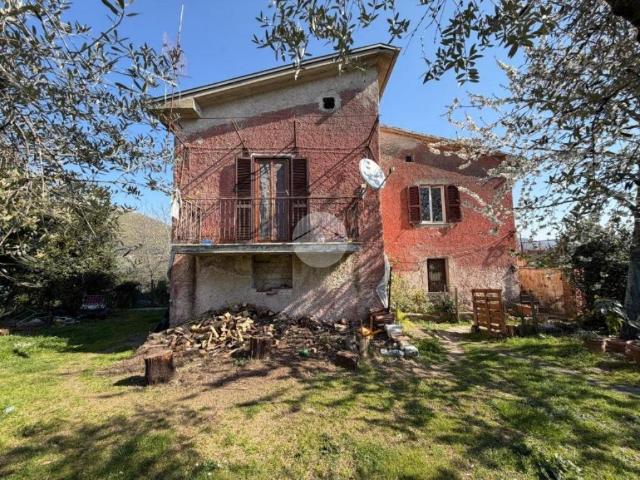 Casa indipendente in vendita a Nerola RM