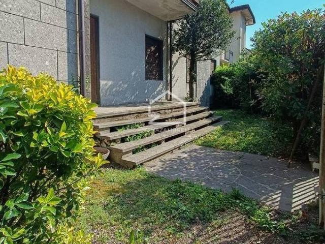 Casa indipendente in vendita a Nerviano MI