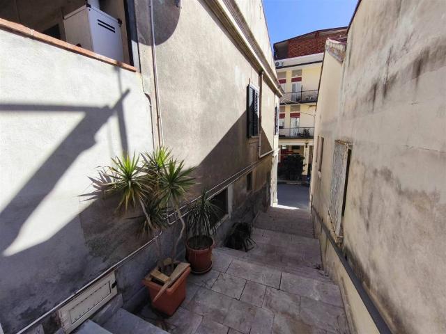 Casa indipendente in vendita a Nizza di Sicilia ME
