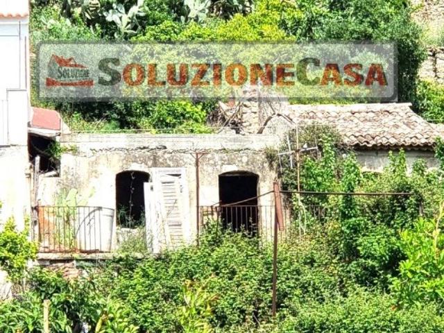 Casa indipendente in vendita a Nizza di Sicilia ME