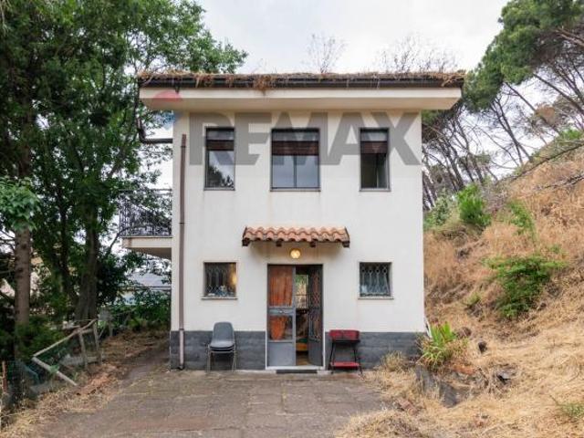Casa Indipendente in vendita a Nicolosi