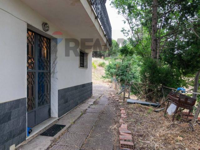 Casa indipendente in vendita a Nicolosi CT