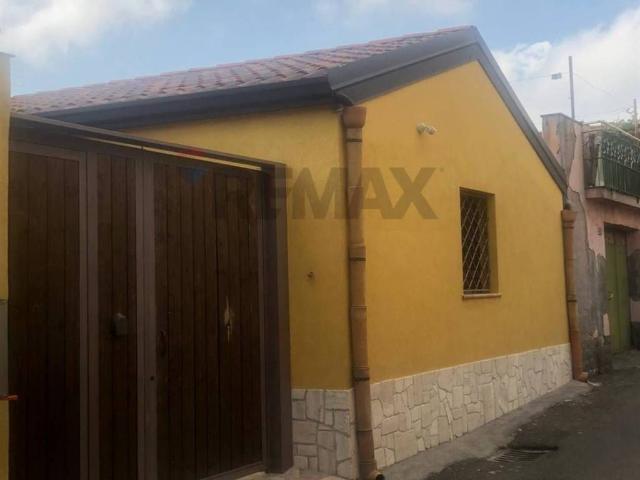 Casa indipendente in vendita a Nicolosi CT