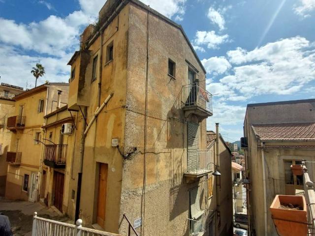 Casa indipendente in vendita a Nicosia EN