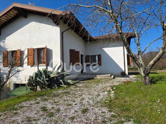 Casa indipendente in vendita a Nimis
