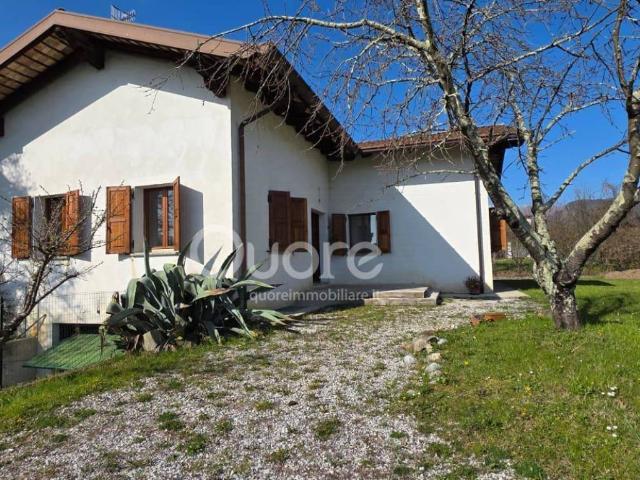 Casa indipendente in vendita a Nimis UD