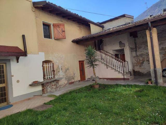Casa indipendente in vendita a Sovere BG