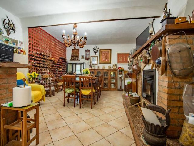 Casa indipendente in vendita a Sovicille SI