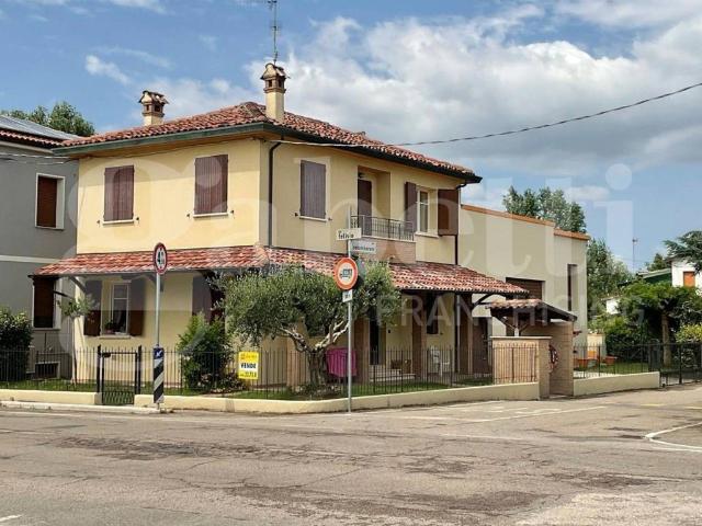 Casa indipendente in vendita a Solarolo RA