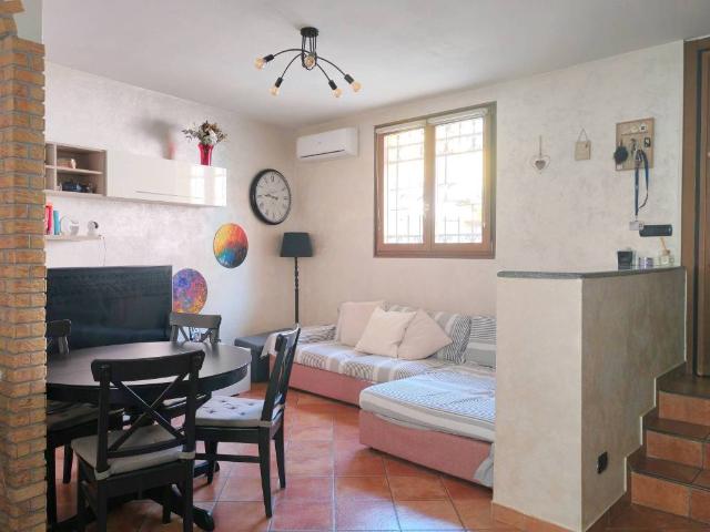 Casa indipendente in vendita a Solbiate con Cagno CO