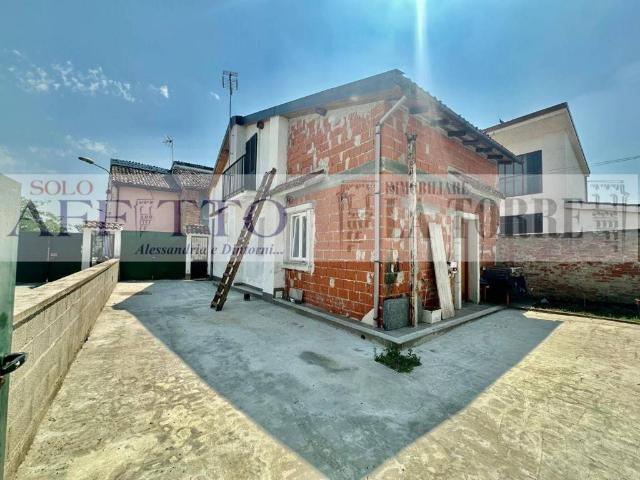 Casa indipendente in vendita a Solero AL
