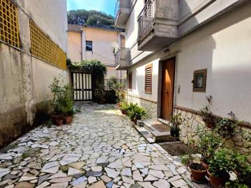 Casa indipendente in vendita a Solofra AV