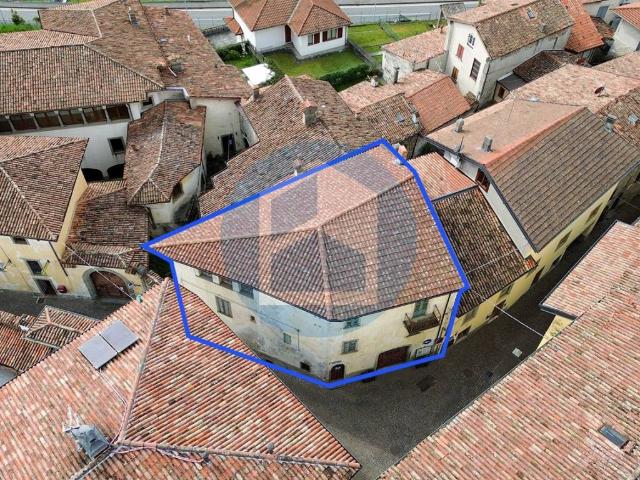Casa indipendente in vendita a Solto Collina BG