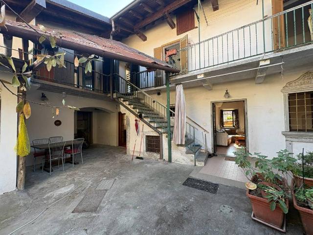 Casa indipendente in vendita a Somma Lombardo VA