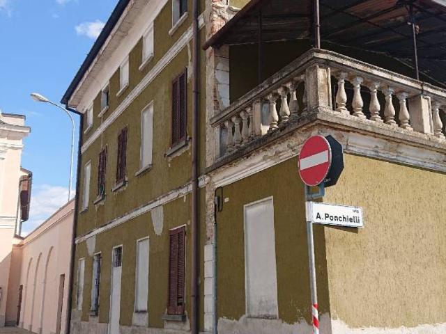 Casa indipendente in vendita a Soncino CR