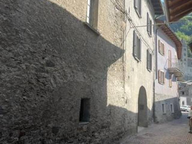 Casa indipendente in vendita a Sondalo SO
