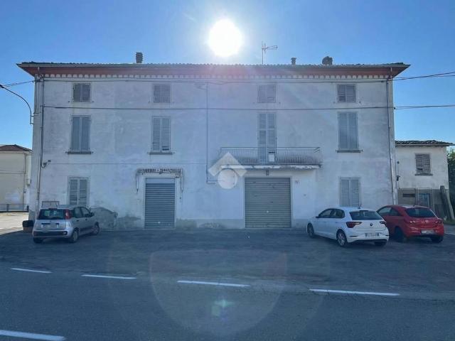Casa indipendente in vendita a Soragna PR