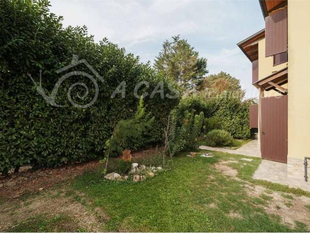 Casa indipendente in vendita a Soragna PR