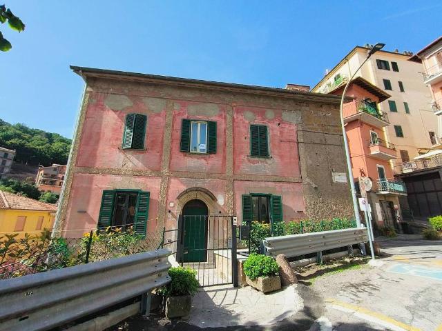 Casa indipendente in vendita a Soriano nel Cimino VT