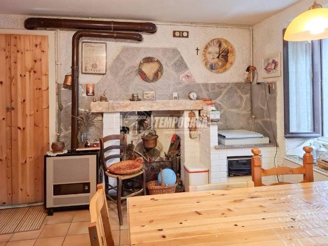 Casa indipendente in vendita a Sormano CO