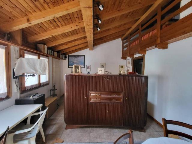 Casa indipendente in vendita a Sormano CO
