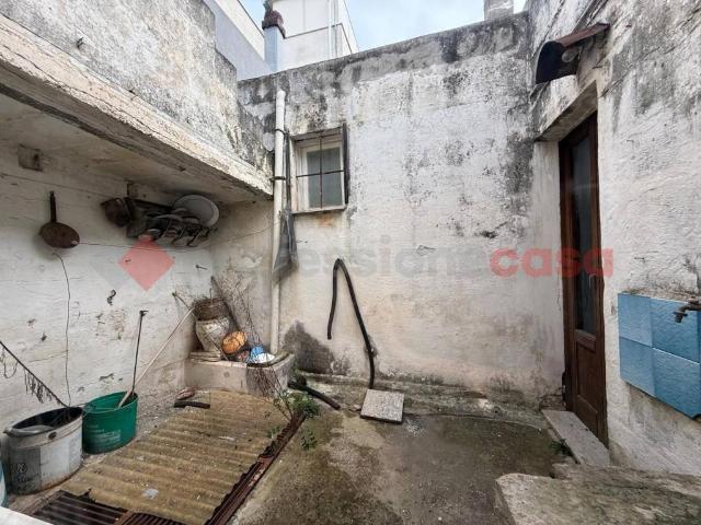 Casa indipendente in vendita a Sava TA