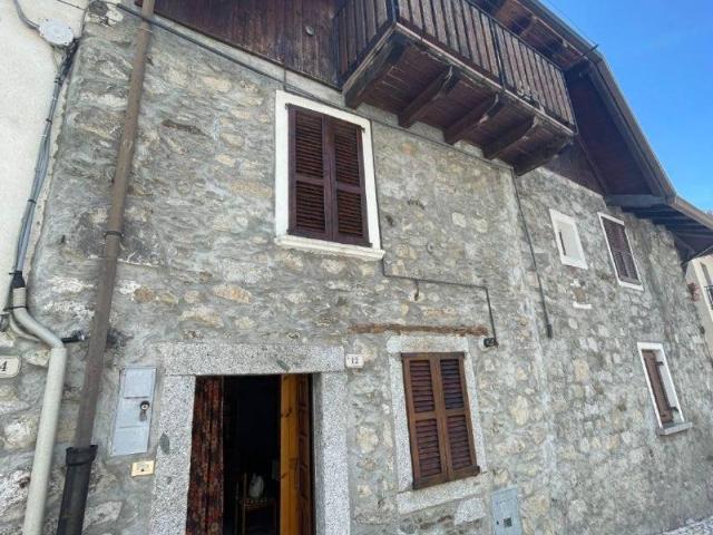 Casa indipendente in vendita a Saviore dell'Adamello BS