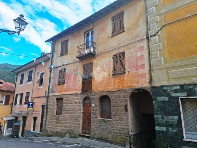Casa indipendente in vendita a Savignone GE