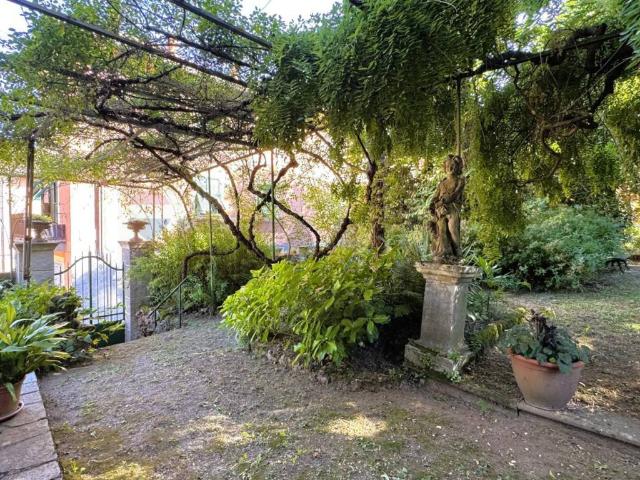 Casa indipendente in vendita a Savignone GE
