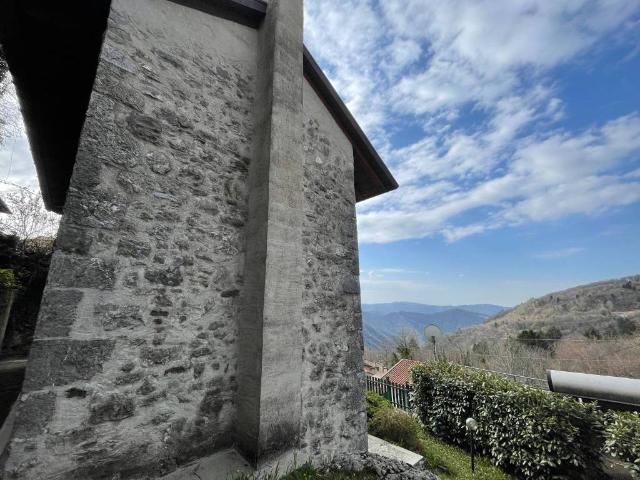 Casa indipendente in vendita a Savogna UD