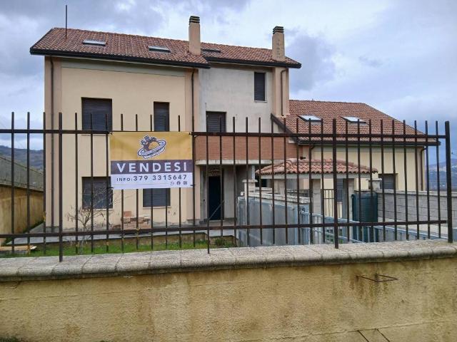 Casa indipendente in vendita a Savoia di Lucania PZ
