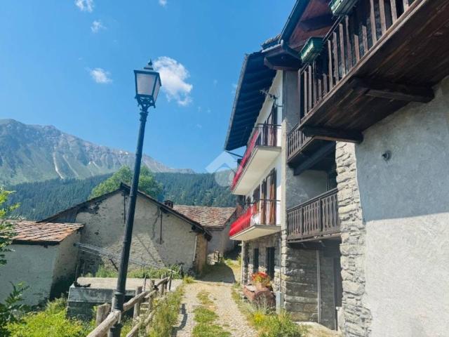 Casa indipendente in vendita a Saint Rhémy En Bosses AO