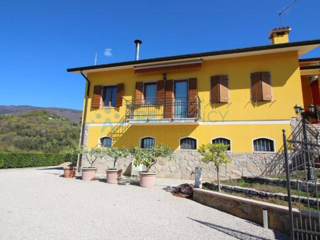 Casa indipendente in vendita a Salcedo VI