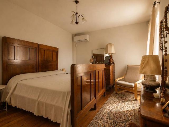 Casa indipendente in vendita a Sala Comacina CO