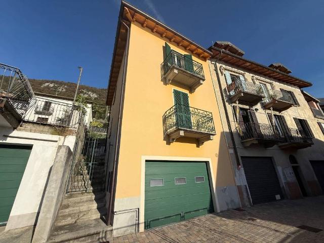 Casa indipendente in vendita a Sala Comacina CO