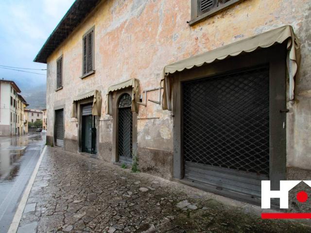 Casa indipendente in vendita a Sale Marasino BS